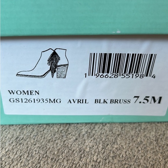 NIB women’s 7.5 - Picture 2 of 4
